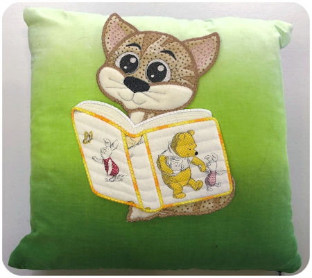 Applique Cat reading Book by Kreative Kiwi - 450
