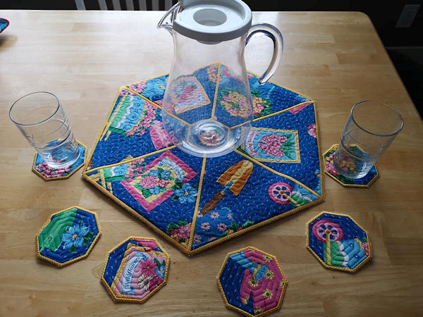 In the hoop Hexagon Placemat by Caroline